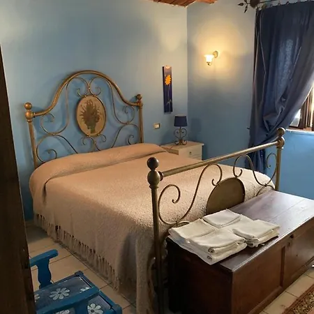 Apartament Il Grappolo E La Rosa Agriturismo In Montefalco Casale (Umbria)