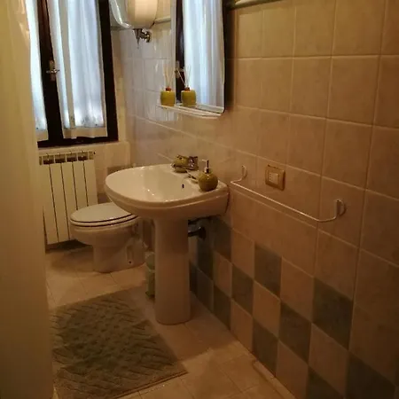 Il Grappolo E La Rosa Agriturismo In Montefalco Casale (Umbria)