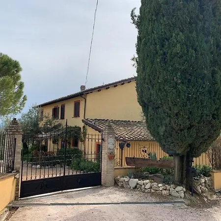 Il Grappolo E La Rosa Agriturismo In Montefalco
