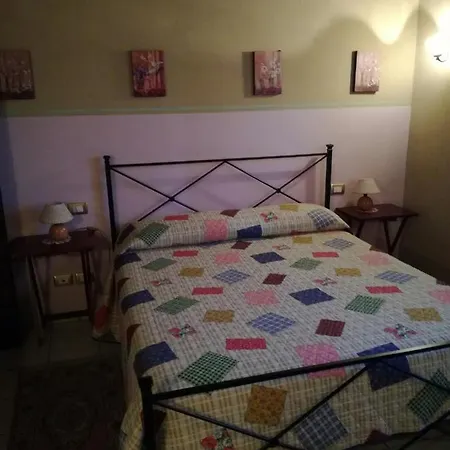 Il Grappolo E La Rosa Agriturismo In Montefalco * Casale (Umbria)