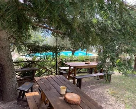 Il Grappolo E La Rosa Agriturismo In Montefalco Casale (Umbria)